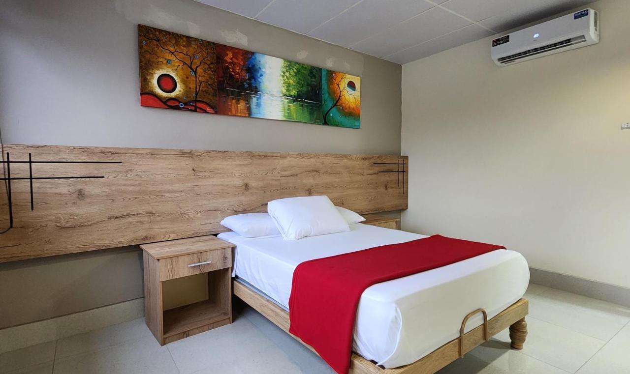 Hotel Murali - Cerca Del Aeropuerto De Γκουαγιακίλ Εξωτερικό φωτογραφία