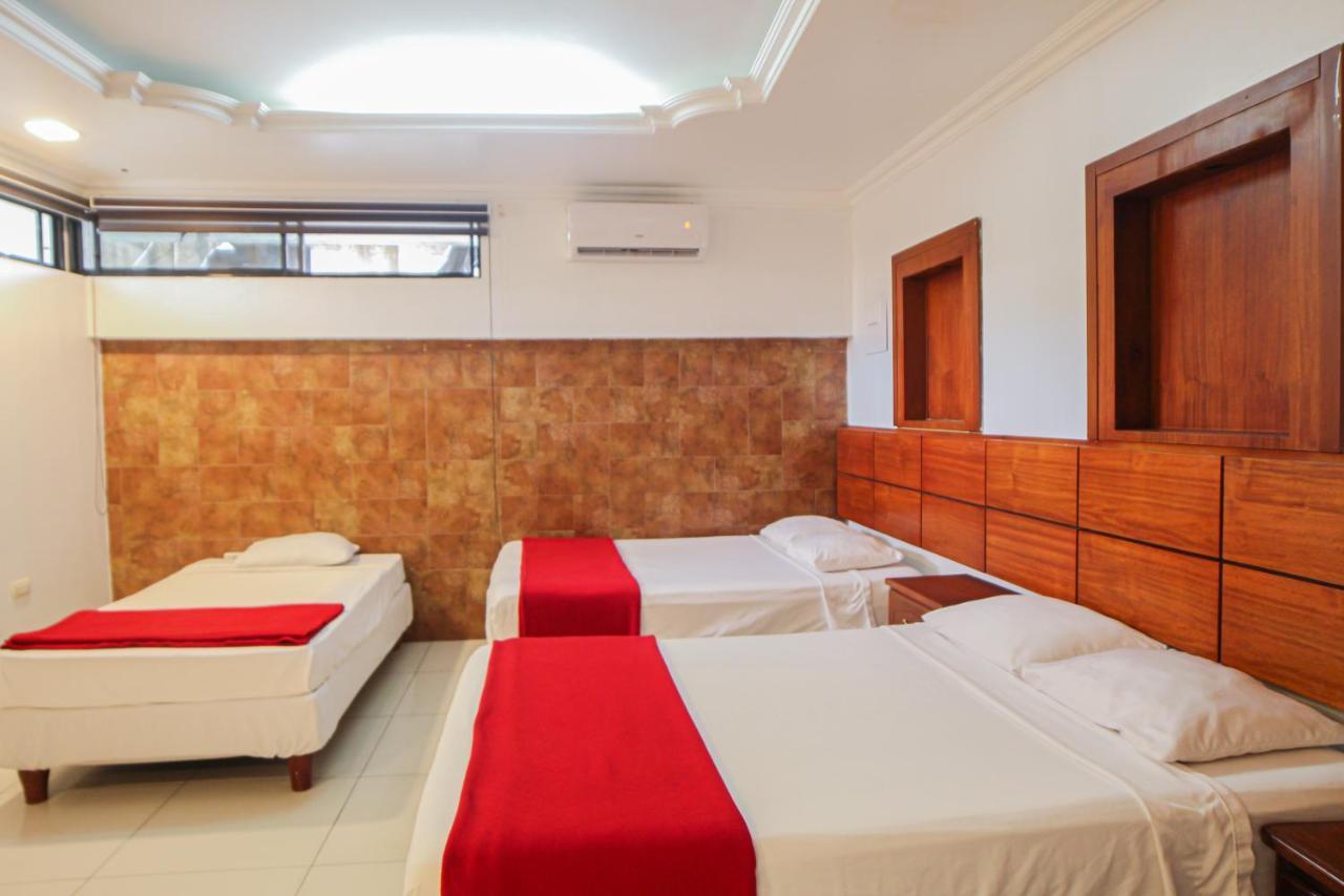 Hotel Murali - Cerca Del Aeropuerto De Γκουαγιακίλ Εξωτερικό φωτογραφία