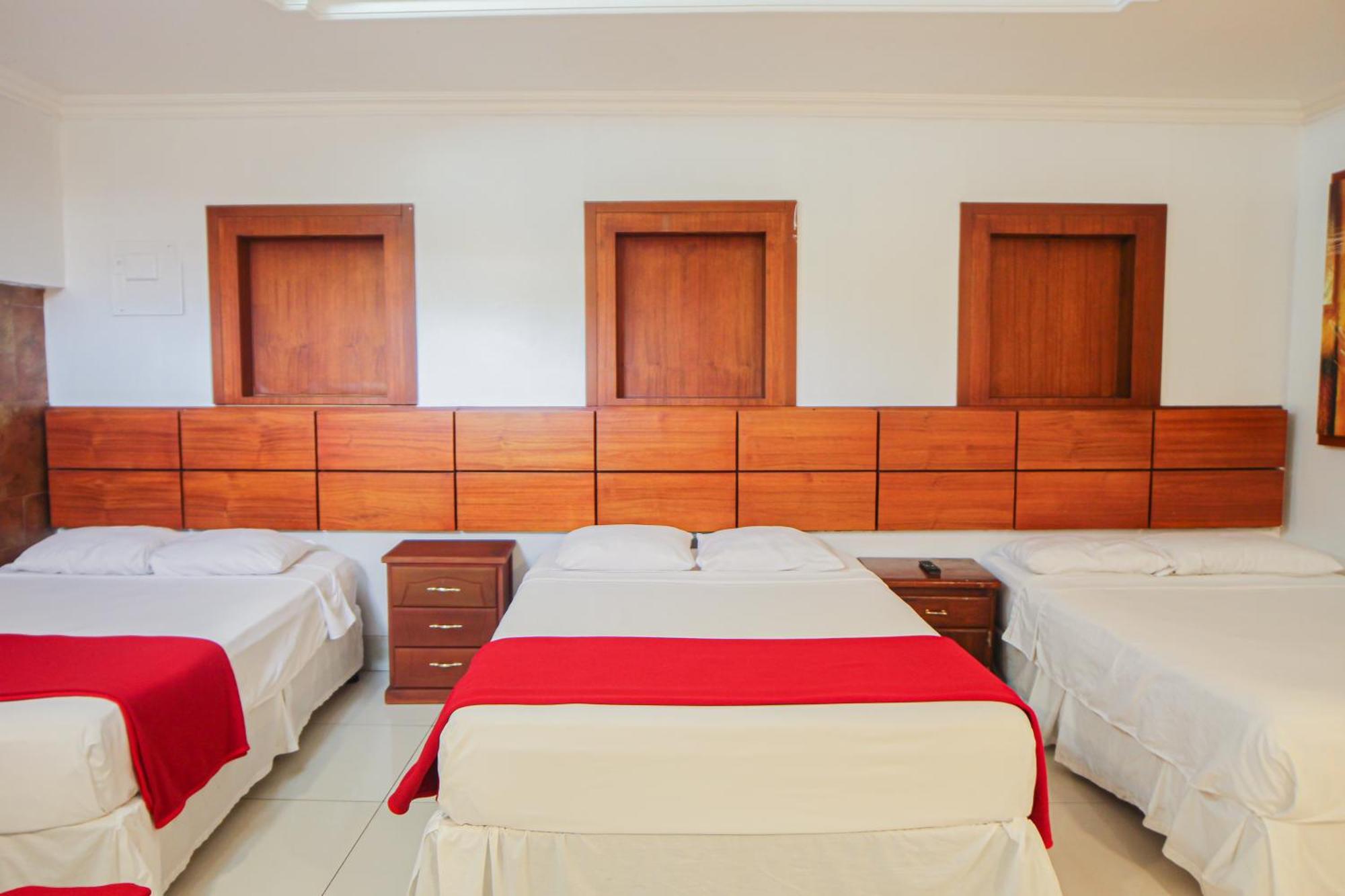 Hotel Murali - Cerca Del Aeropuerto De Γκουαγιακίλ Εξωτερικό φωτογραφία