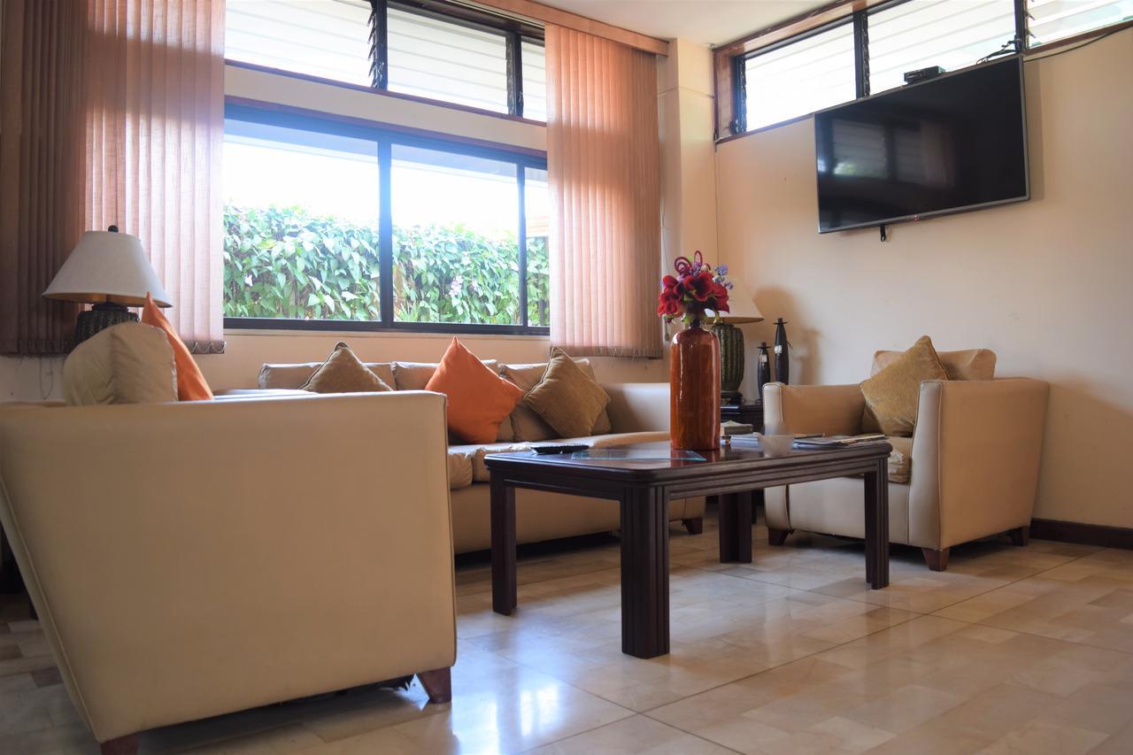 Hotel Murali - Cerca Del Aeropuerto De Γκουαγιακίλ Εξωτερικό φωτογραφία