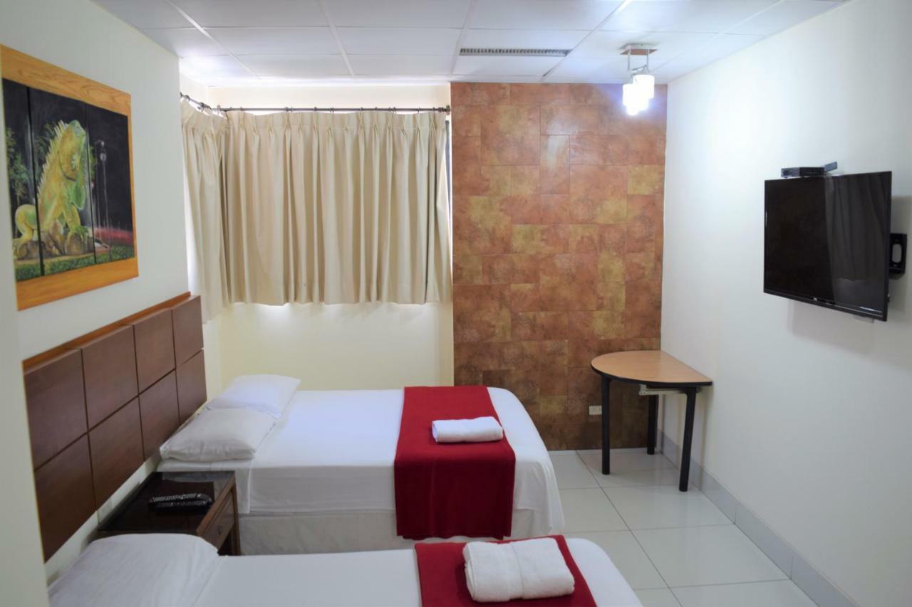 Hotel Murali - Cerca Del Aeropuerto De Γκουαγιακίλ Εξωτερικό φωτογραφία