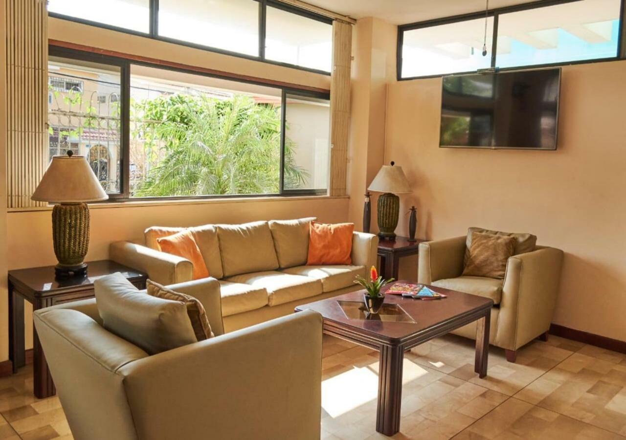 Hotel Murali - Cerca Del Aeropuerto De Γκουαγιακίλ Εξωτερικό φωτογραφία